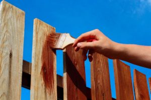 Enjoy All the Great Benefits of a Fence Staining